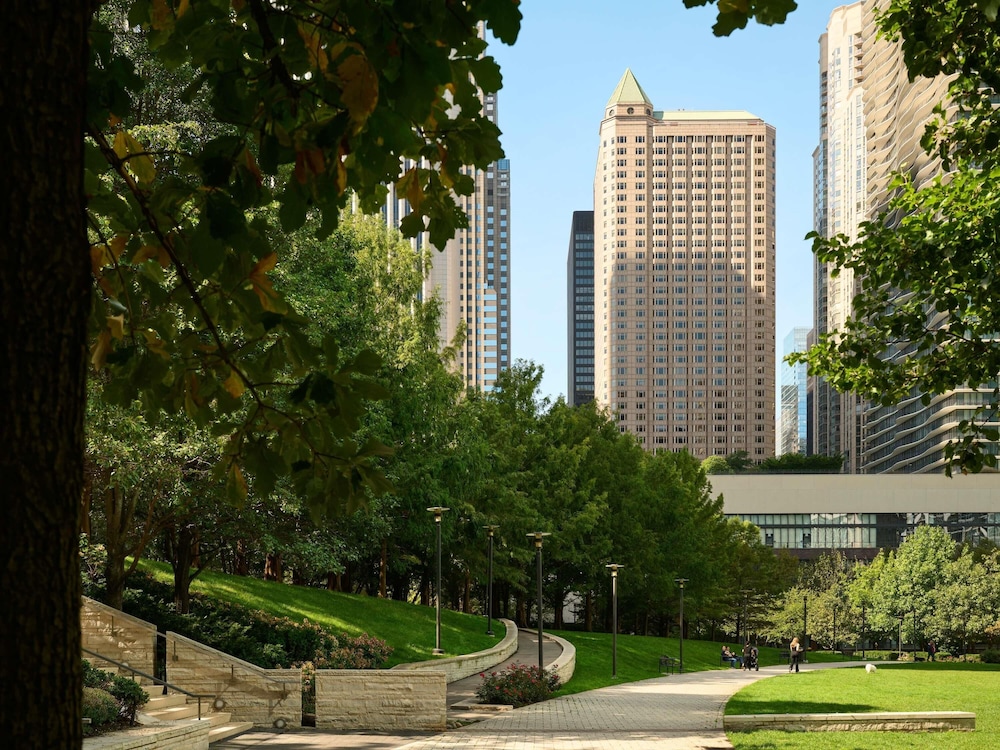 Fairmont Chicago at Millennium Park Gold Experience in Chicago, United States