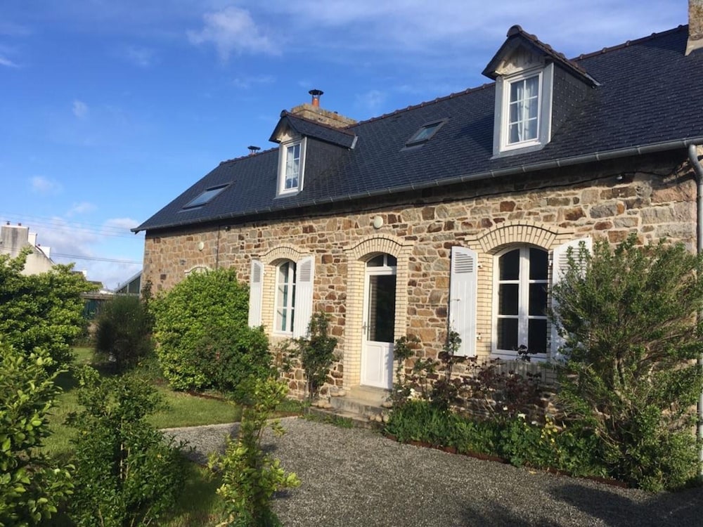 Holiday Home Flair&premium Comfort Near the Beach — 4-Star Luxury Hotel in Plougasnou, France