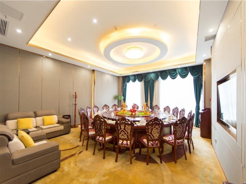 GreenTree Eastern Yibin Yijian Road New City Plaza in Yibin, People's Republic of China