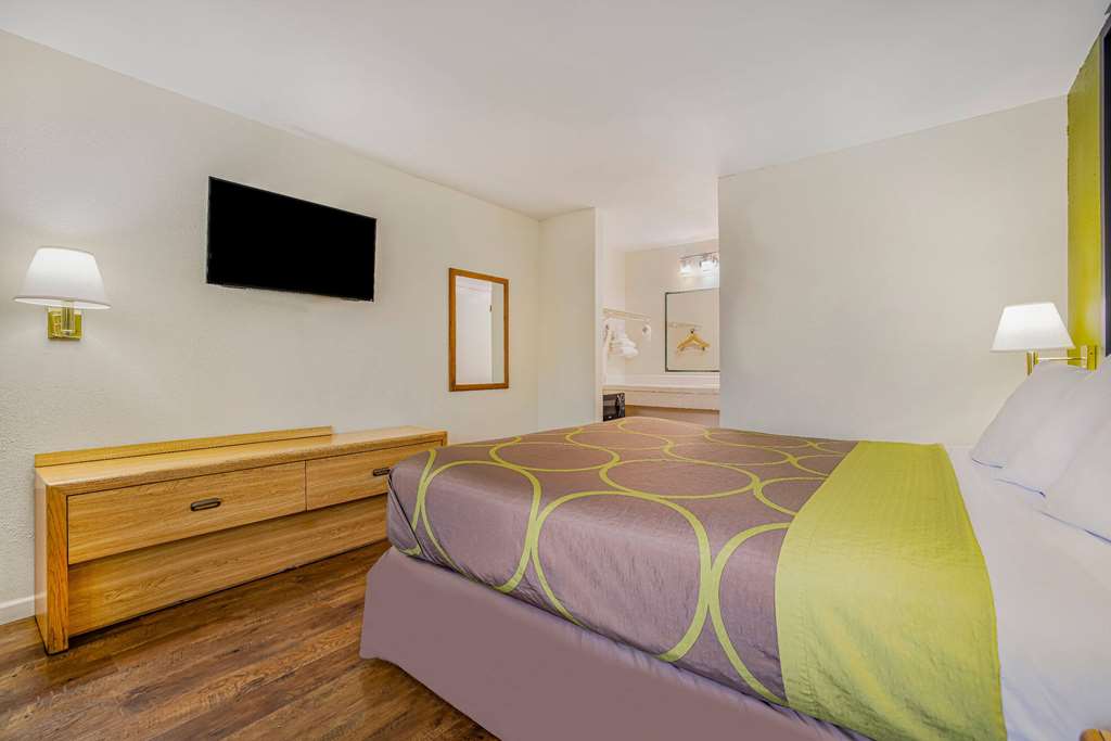 Super 8 by Wyndham Auburn - photo 16
