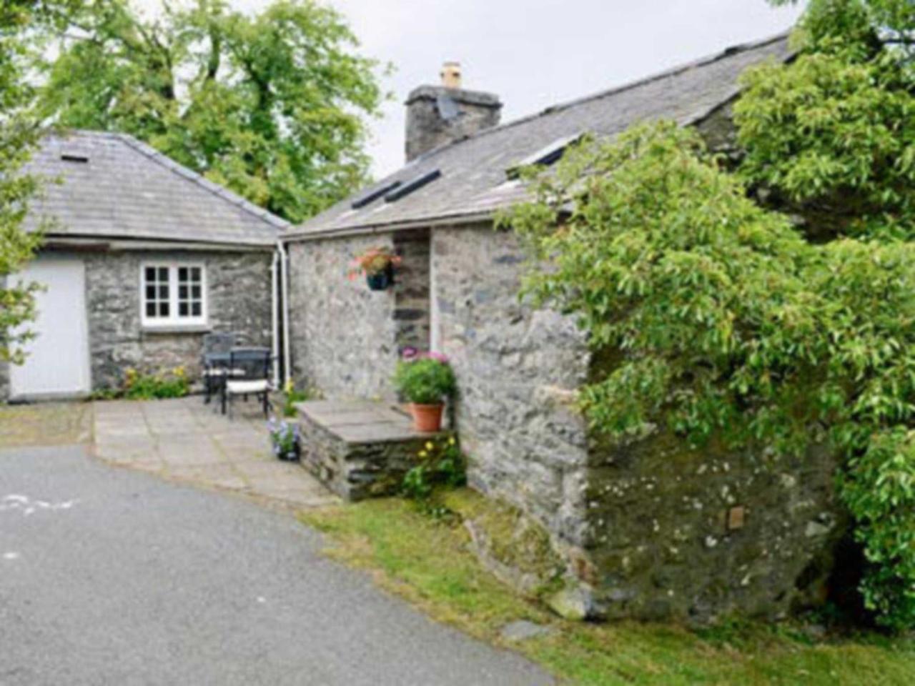 Rhydlanfair Cottage — 4-Star Luxury Hotel in Betws-Y-Coed, United Kingdom