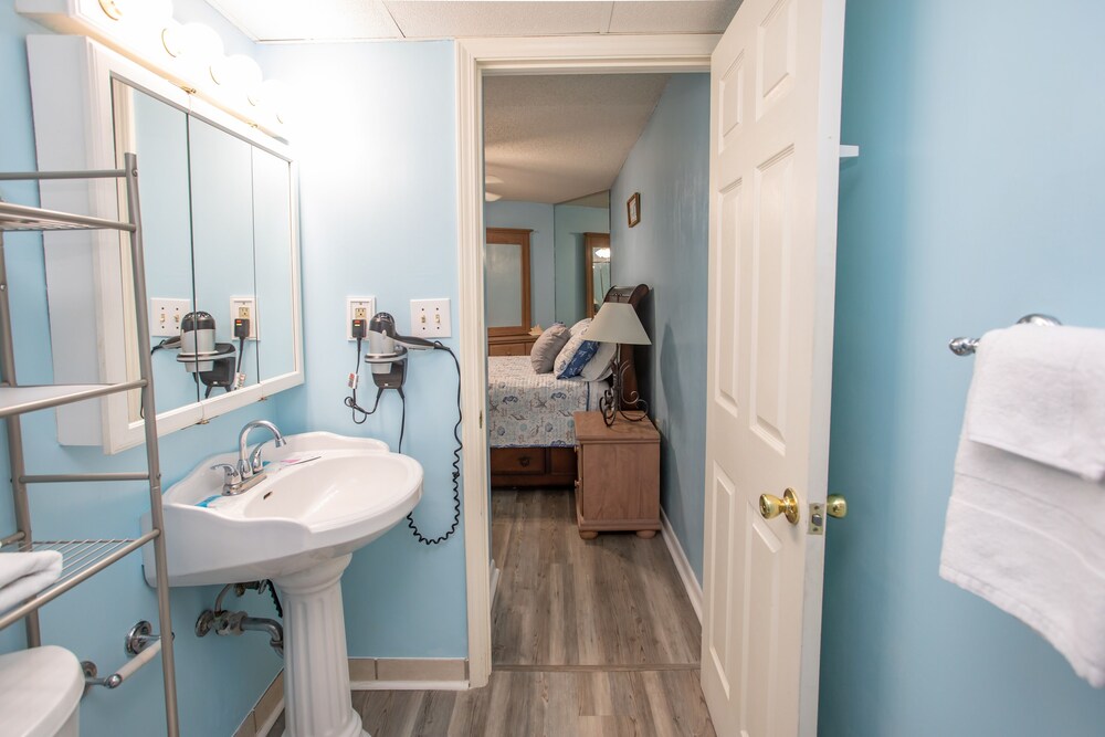 Royal Garden Resort 602 2 Bedroom Condo by RedAwning - photo 13