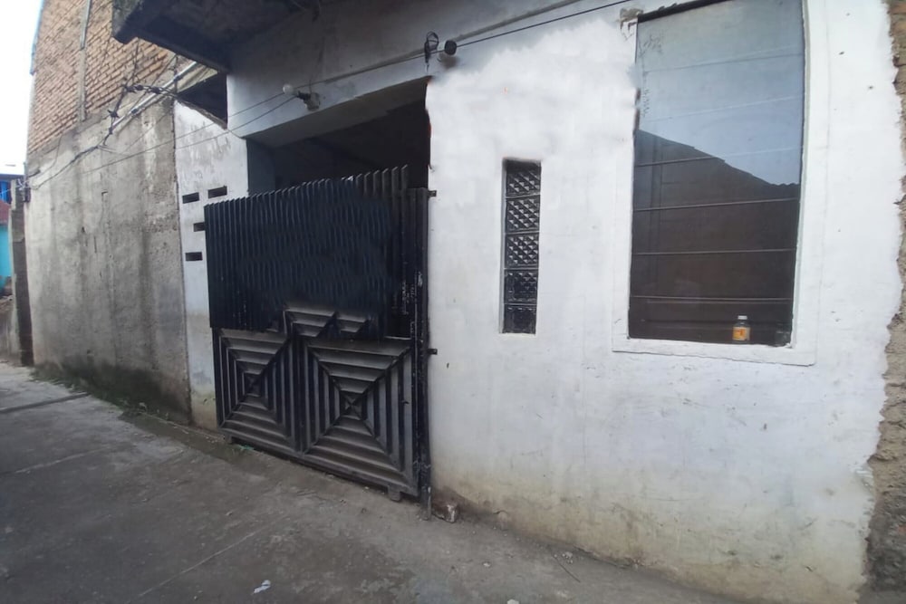 Hotel O Mekar Guest House Syariah