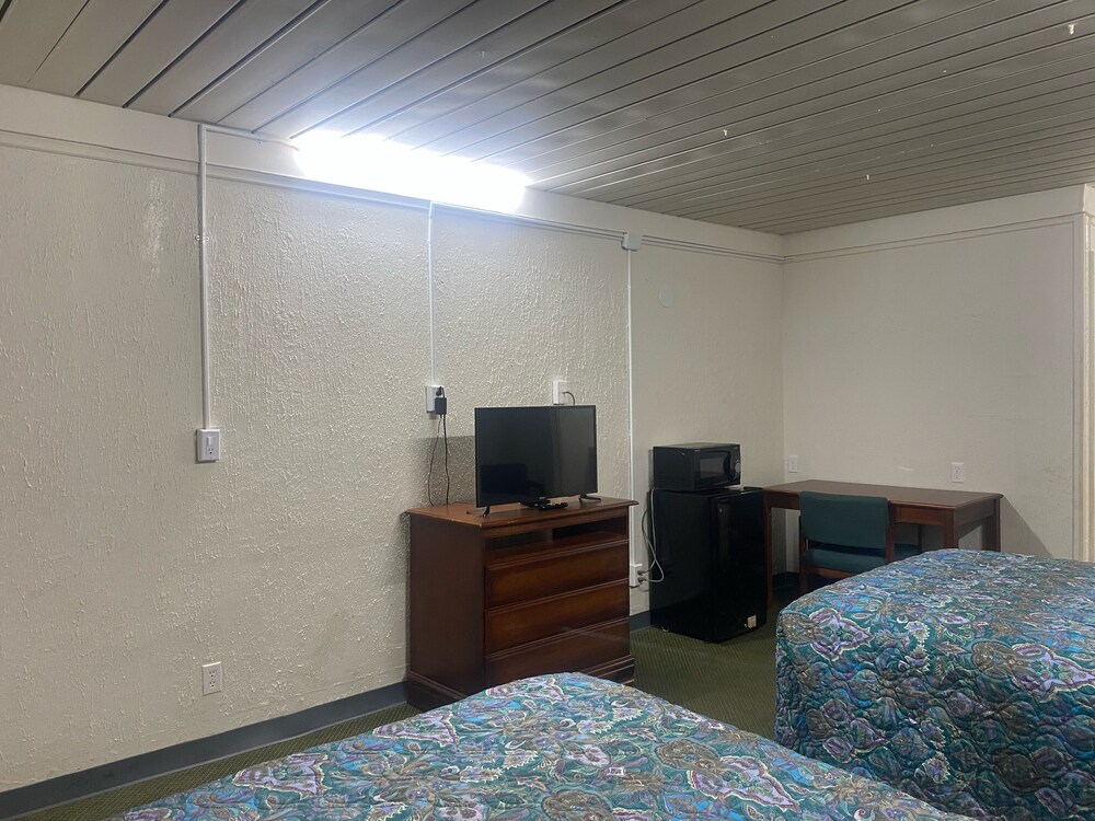 Discovery Inn Macon - photo 11