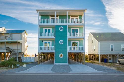 The Sandcastle by Oak Island Accommodations - featured photo