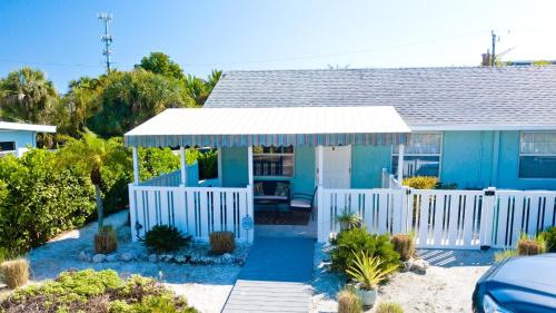 Gulf Winds B - carbon neutral hotel in Holmes Beach
