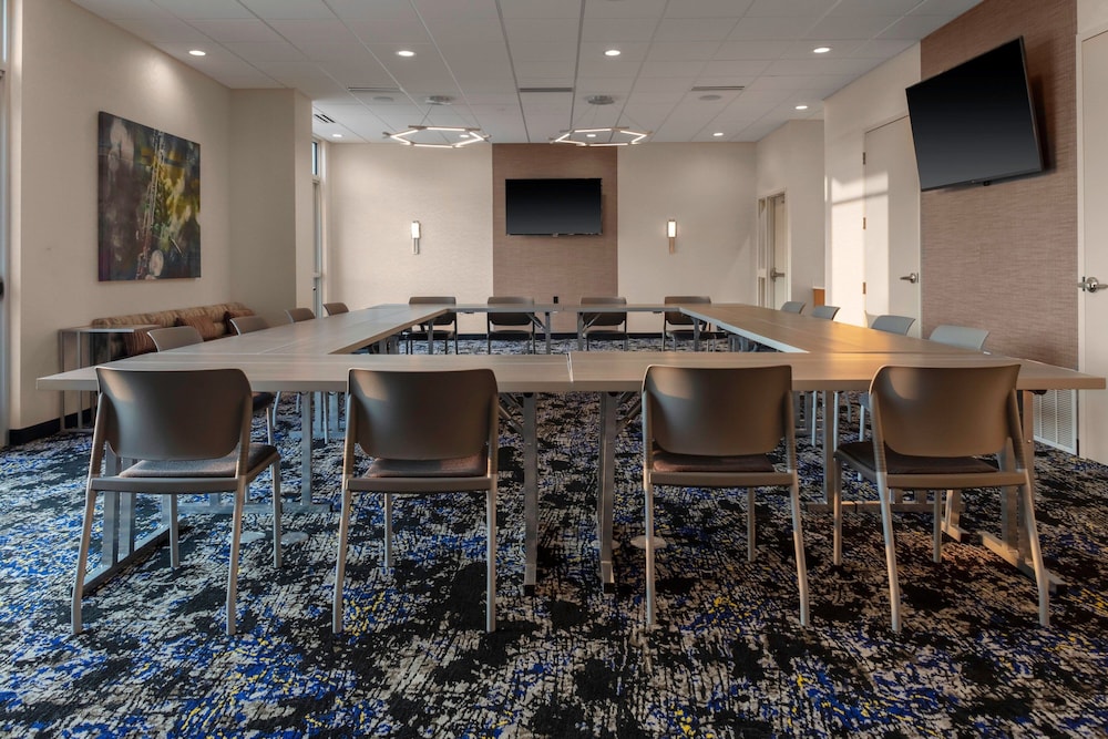 SpringHill Suites Kansas City Airport - photo 27