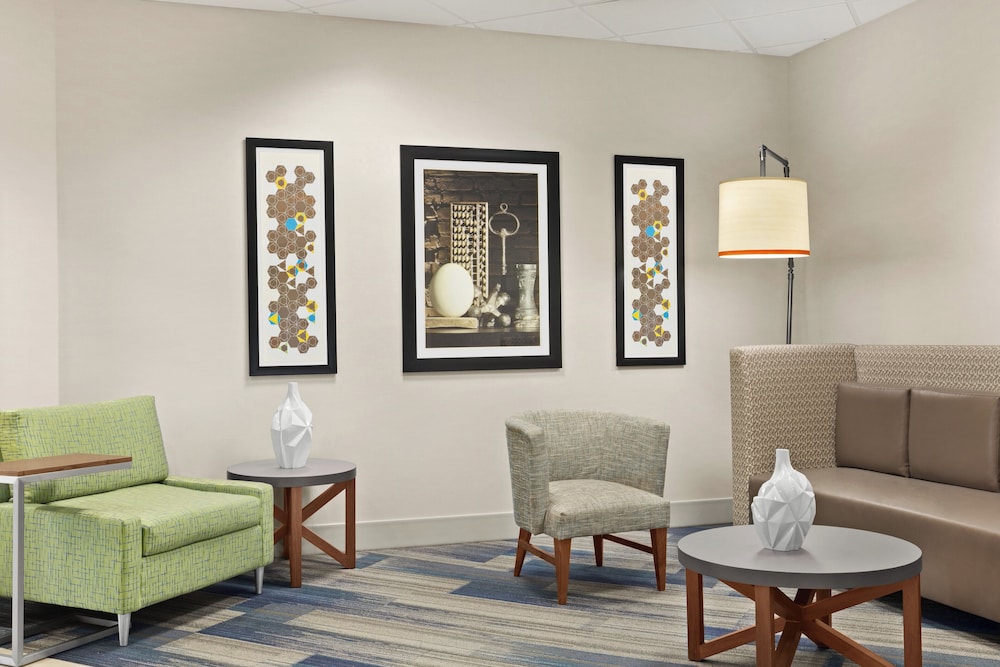 Holiday Inn Express & Suites Akron Regional Airport Area - photo 64