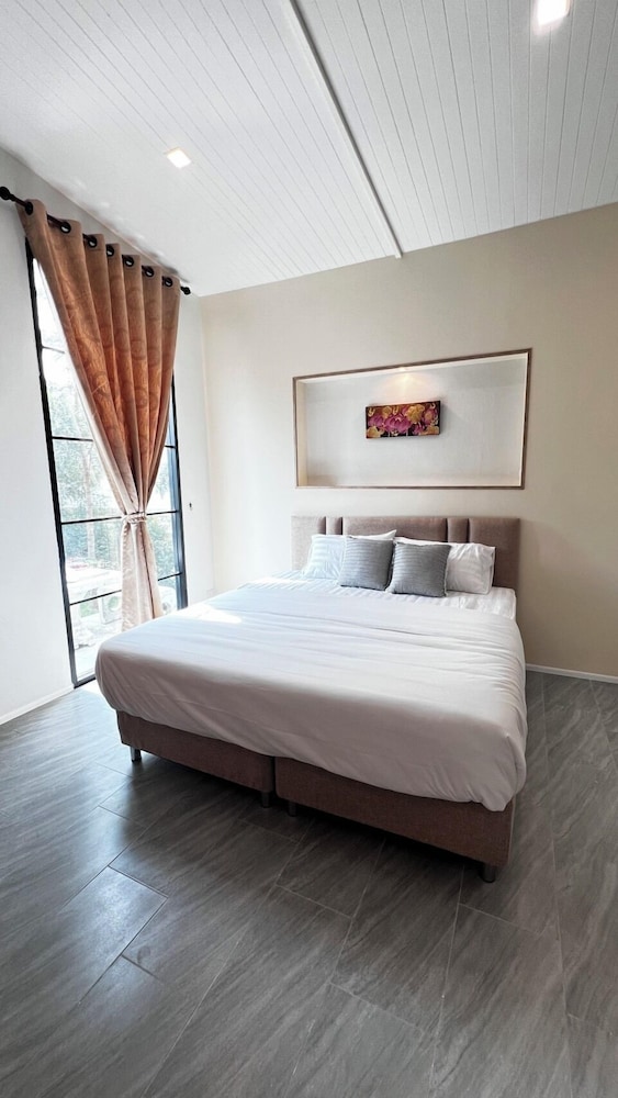 Baantonlom Suvarnabhumi — hotel near Suvarnabhumi Airport