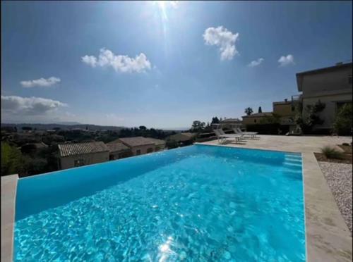 Domaine Lou Bel Azur Charmant — hotel in Saint-Laurent-Du-Var