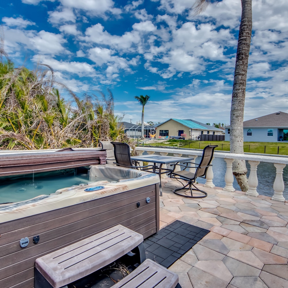 Golden Globe luxury on the canal with poolspa - photo 84