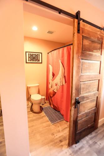 The Blue Buffalo Motel - photo 12