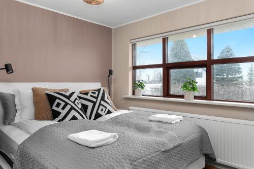 Inviting 2BR Haven in the Heart of the Suburbs