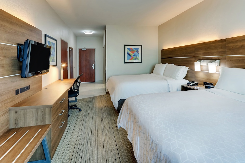 Holiday Inn Express & Suites Waxahachie by IHG - photo 14
