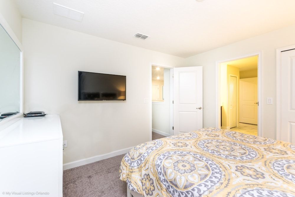 H1672brand new Amazing 8 Bedroom 5 Bathroom Resort - photo 15