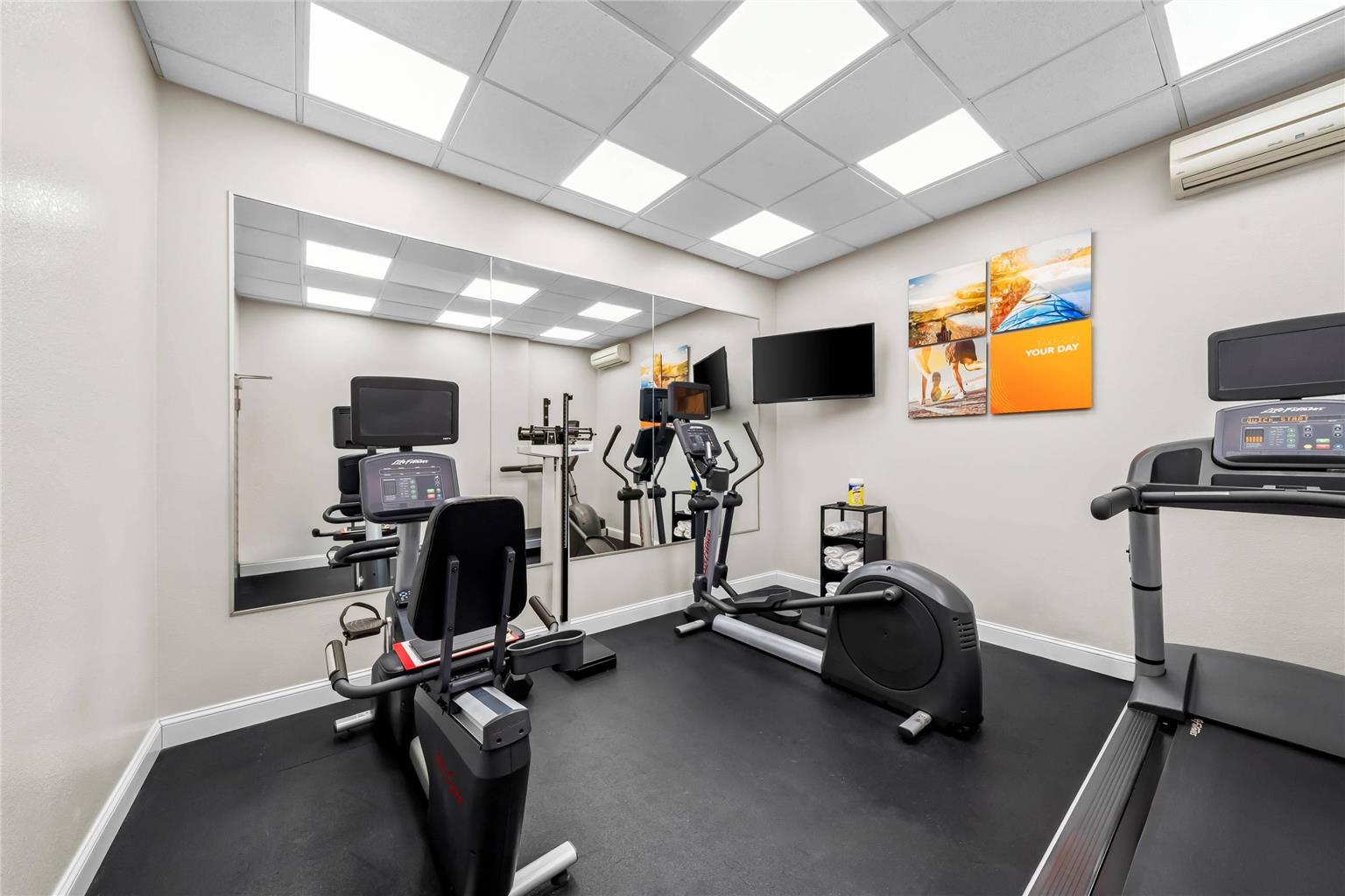 Comfort Inn & Suites Plainville Foxboro - photo 28