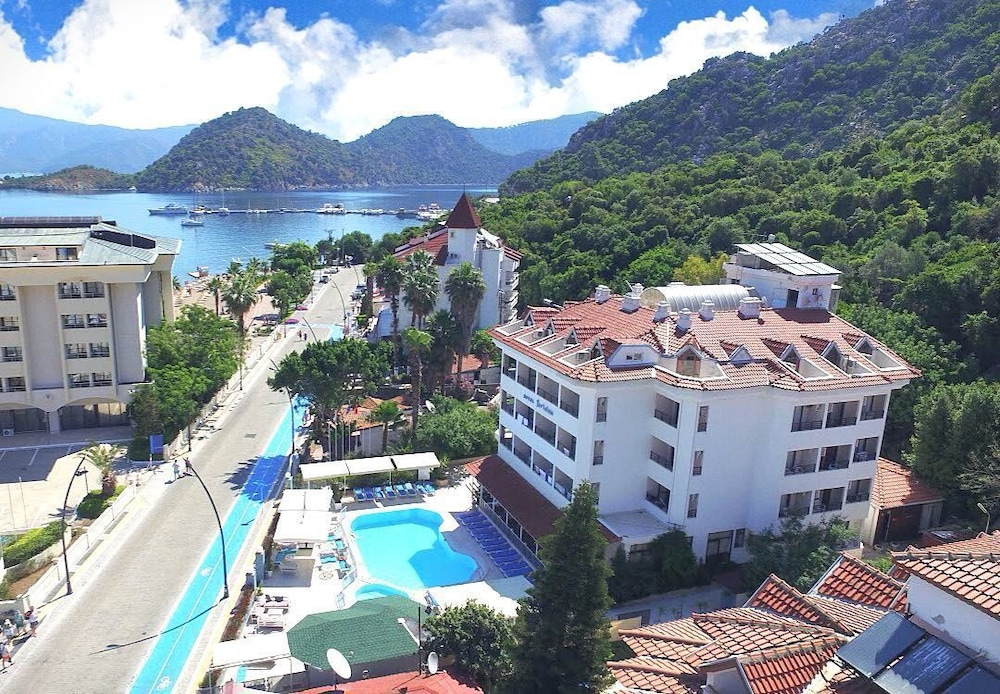 Portofino Hotel — Icmeler — photo 2