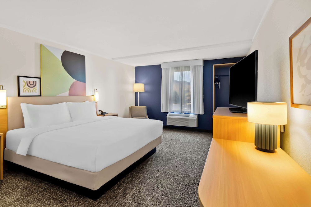 Spark by Hilton Daleville Roanoke North - photo 9