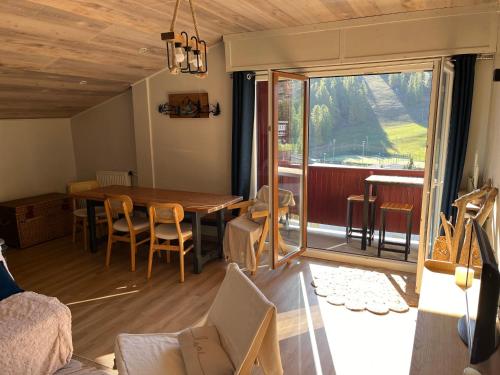 Valberg 3 Pieces Au Pied Des Pistes - carbon neutral hotel in Unknown City