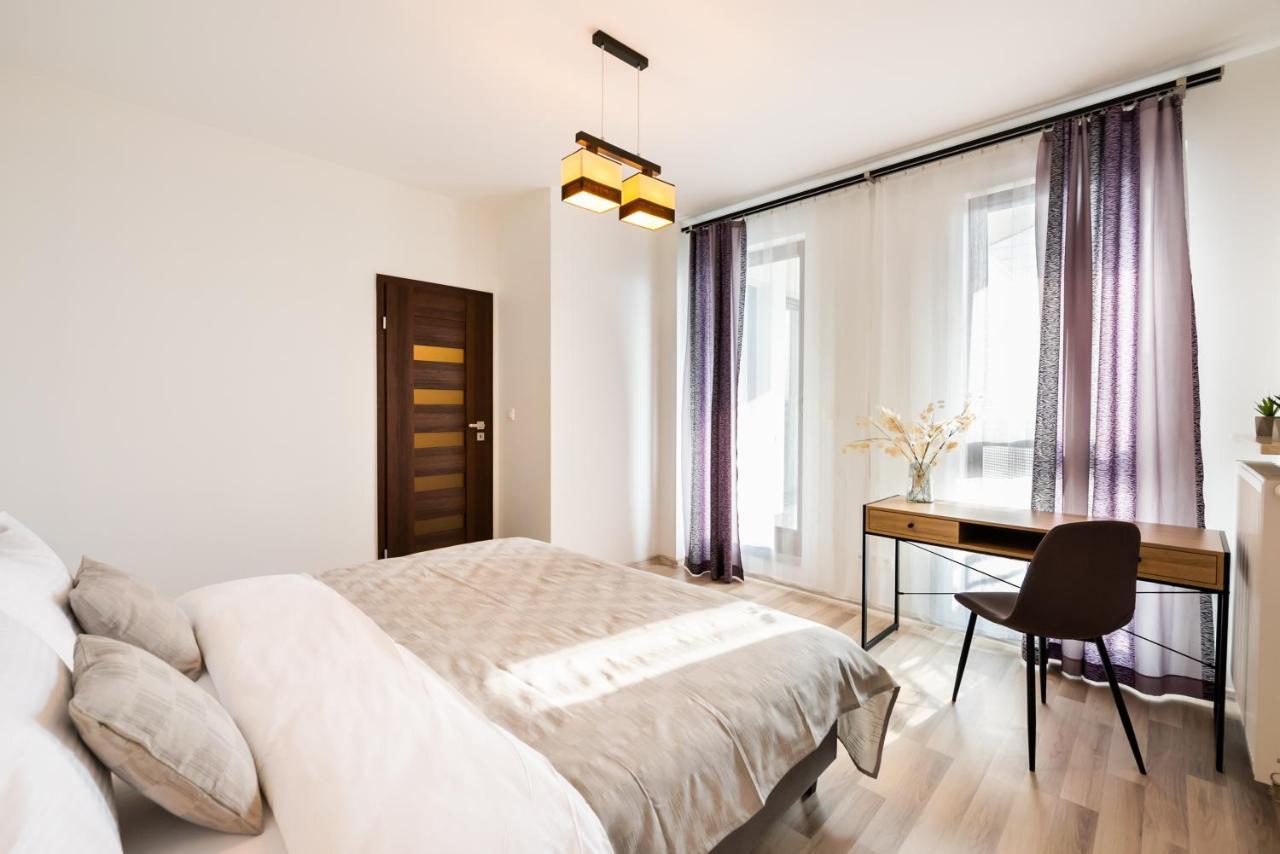 Praga Delightful Apartment by Bookinghost — 4-Star Luxury Hotel in Warsaw, Poland
