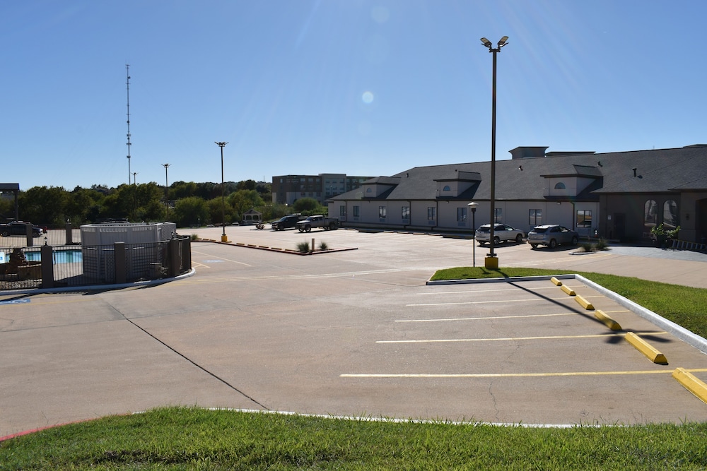 Motel 6 Brenham TX - photo 39