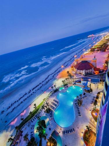 Stunning Oceanfront 1 Bedroom Renovation on 12th Floor at Wyndham Oceanwalk — 4-Star Luxury Hotel in Daytona Beach, United States
