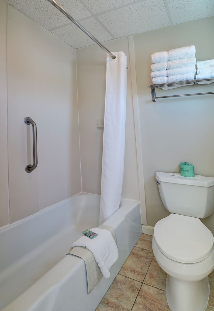 Atlantic Oceanfront Hotel - photo 27