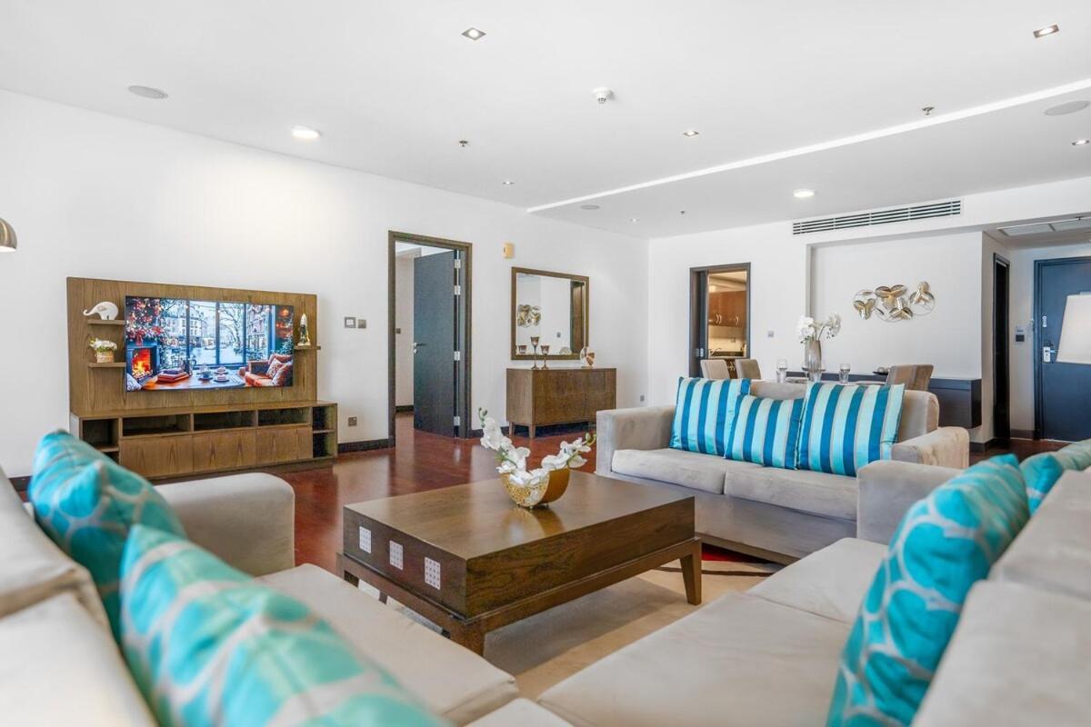 RH Luxury Living Full Sea View Apartment on palm — 4-Star Luxury Hotel in Dubai, United Arab Emirates