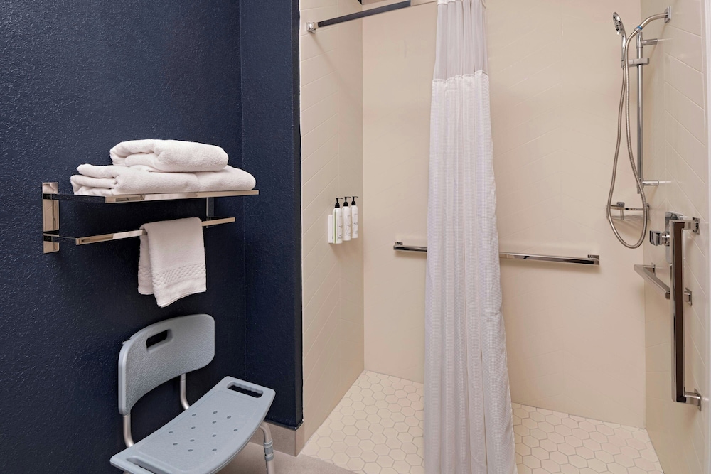 Fairfield Inn & Suites by Marriott Austin University Area - photo 22