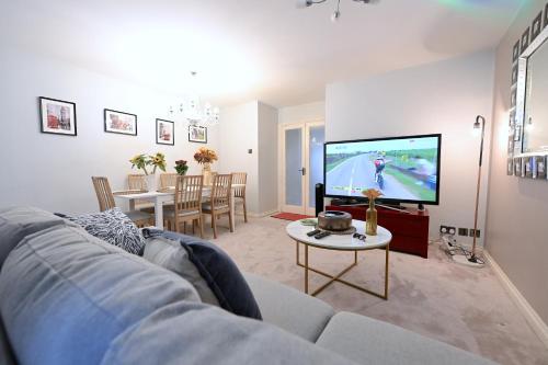 3 Bedroom House in Euston Patio & BBQ — 4-Star Luxury Hotel in London, United Kingdom
