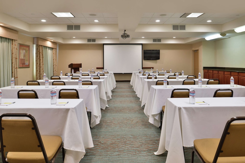 Hampton Inn & Suites Woodland Sacramento Area - photo 47