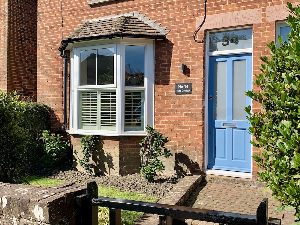 Vine Cottage — 4-Star Luxury Hotel in Tenterden, United Kingdom