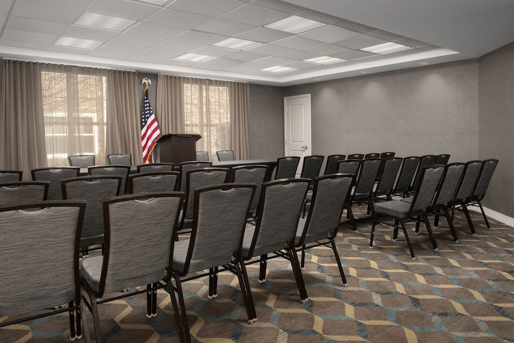 Residence Inn by Marriott Fayetteville Cross Creek - photo 42