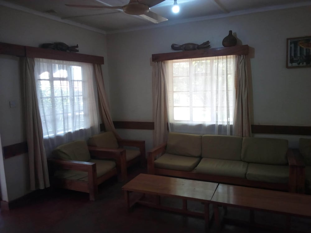 Mwingi Cottage Hotel — Mwingi — photo 5