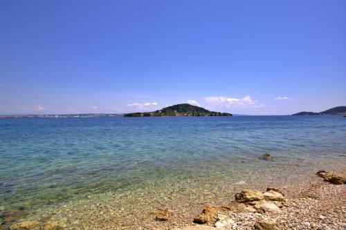Beachfront Summer Oasis Preko — 4-Star Luxury Hotel in Preko, Croatia