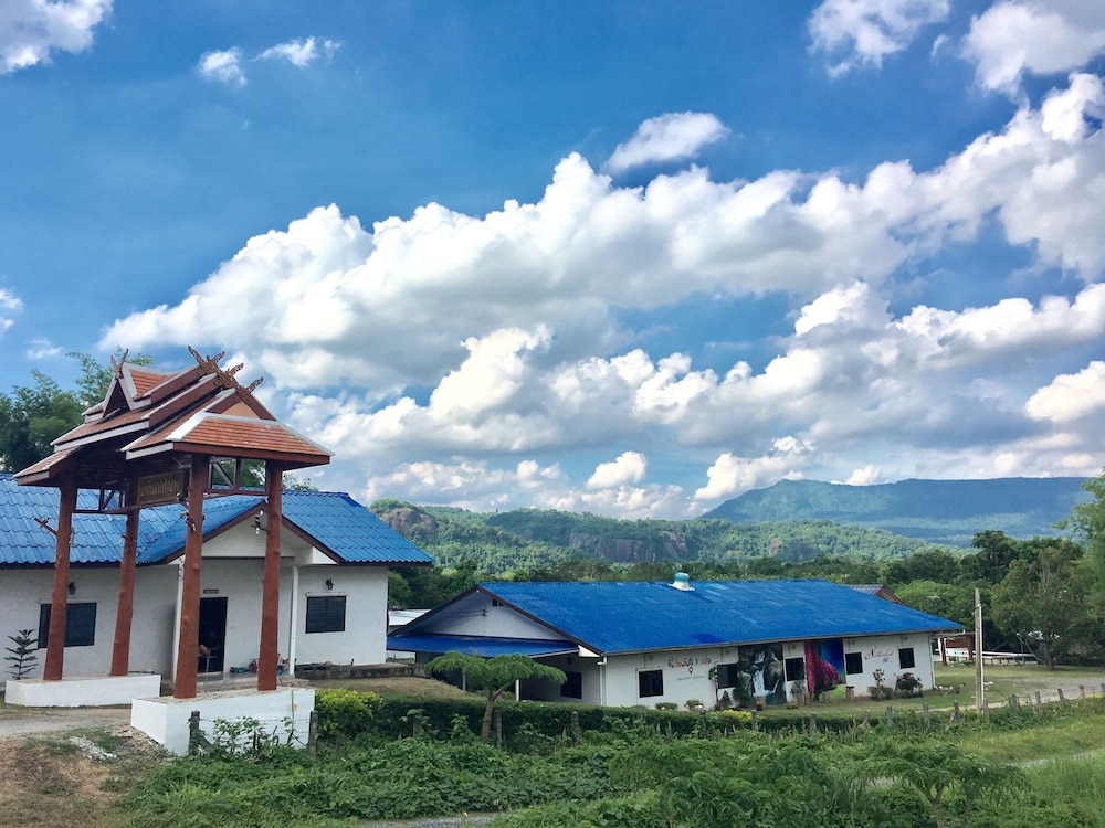 Nahinlad Resort — hotel in Pak Phli
