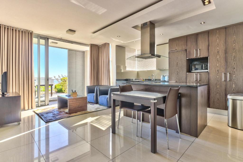 Camps Bay One Bedroom apartment luxury stay with sea view