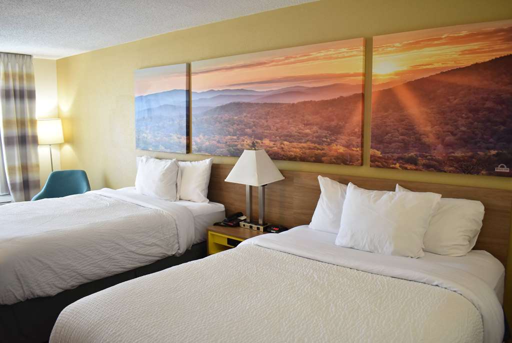 Days Inn by Wyndham Reidsville - photo 17