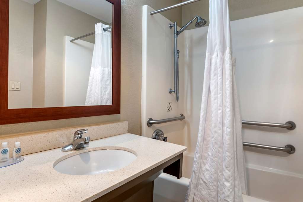 Comfort Inn & Suites Junction City near Fort Riley - photo 8