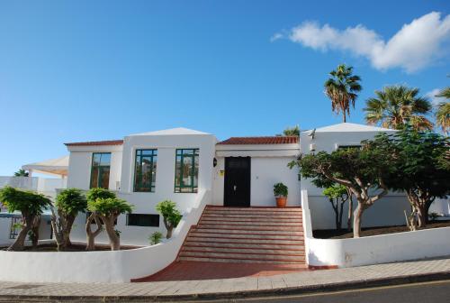 100 Island Village Julia — 4-Star Luxury Hotel in Adeje, Spain