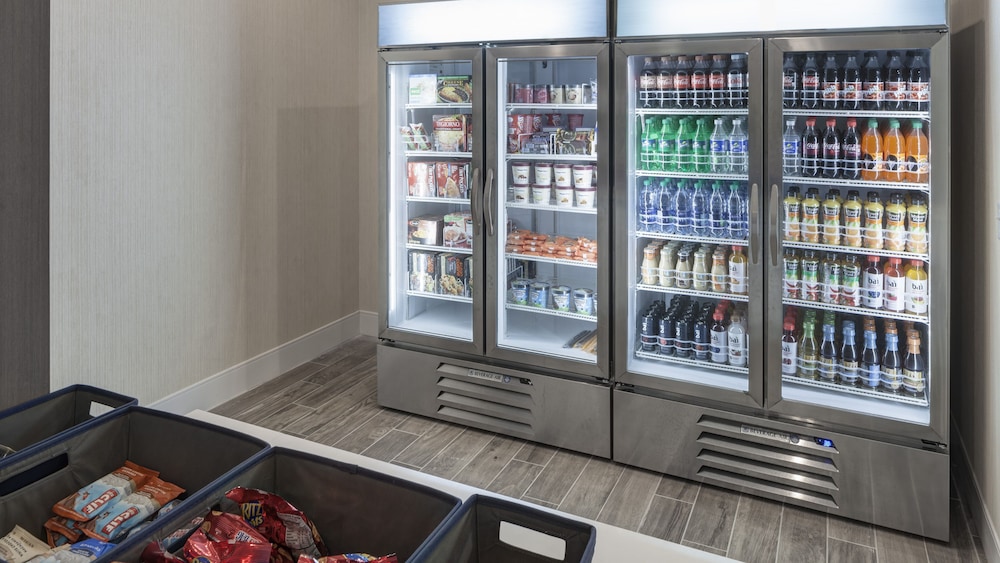 Holiday Inn Express & Suites Orlando at SeaWorld by IHG - photo 41