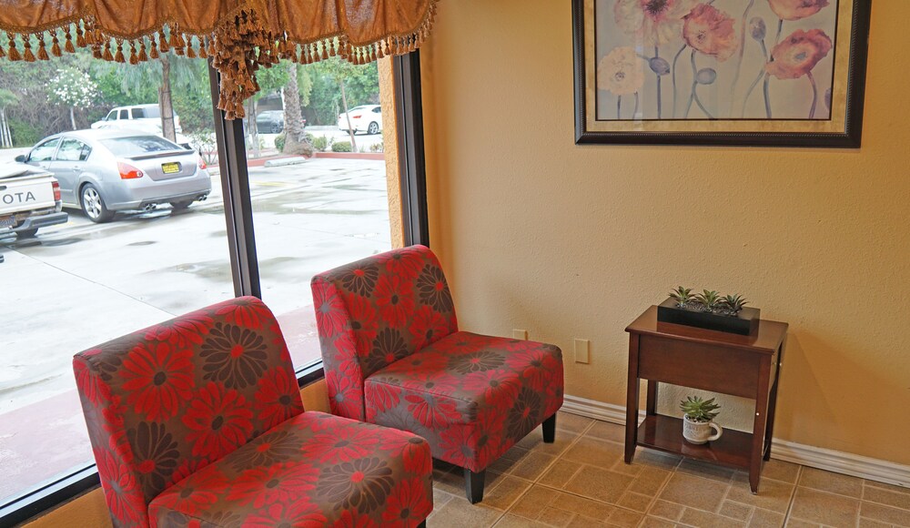 Travel Plaza Inn - photo 2