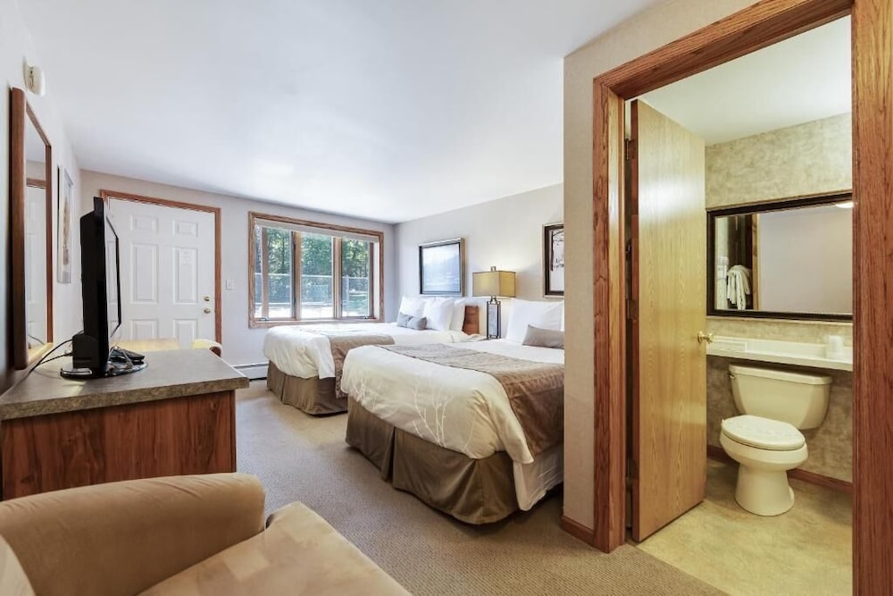 Chanticleer Inn - photo 4