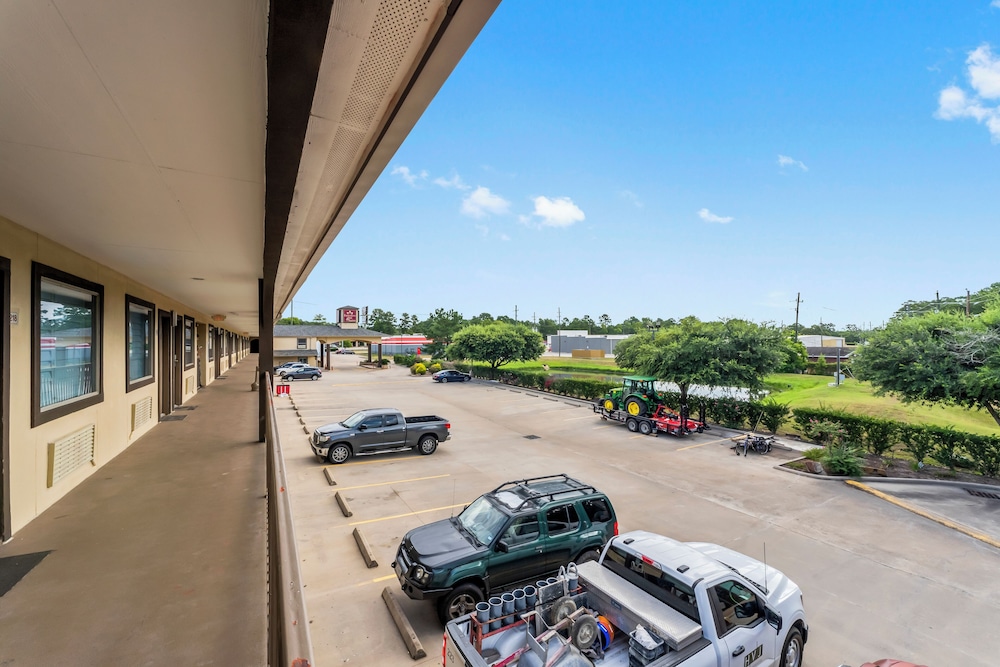 Executive Inn & Suites Magnolia - photo 28
