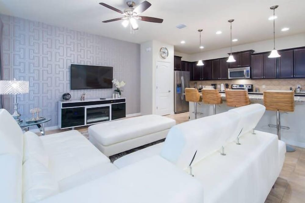 La Maison — 4-Star Luxury Hotel in Kissimmee, United States