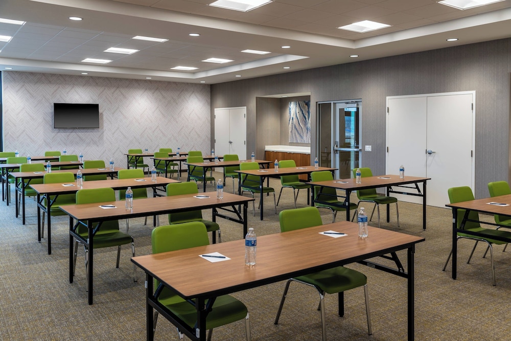 SpringHill Suites by Marriott Overland Park Leawood - photo 35