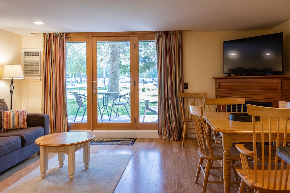 Smugglers' Notch Resort Private Suites - photo 63