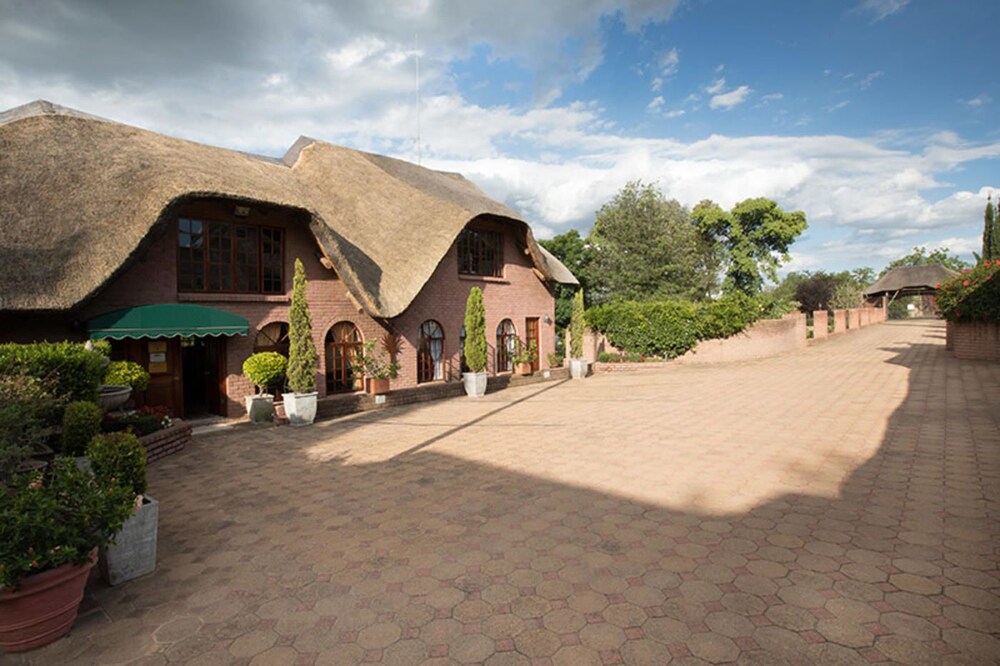 Owls Loft Guest House — 4-Star Luxury Hotel in Midrand, South Africa