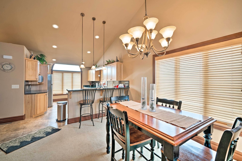 Cozy And Convenient Red Lodge Home 8 Mi To Slopes 17919387 — Red Lodge