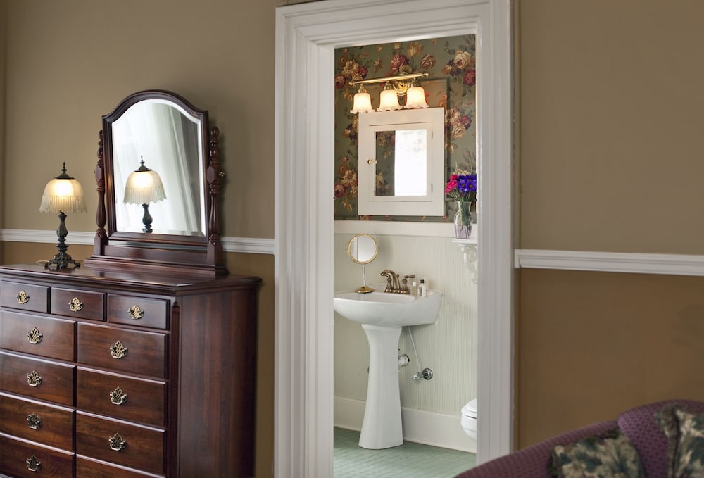 Albemarle Inn - photo 56